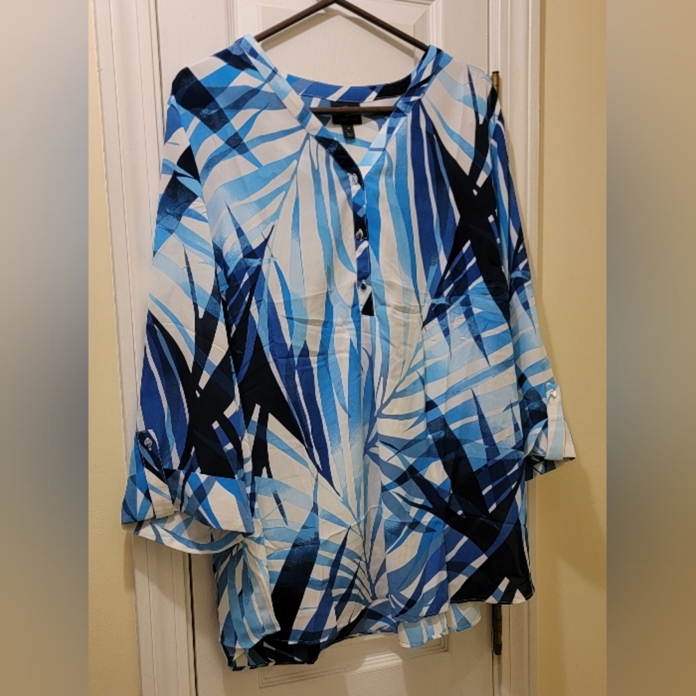 JM COLLECTION Plus 3X Womens Blue & White 3/4 Sleeve Blouse, NWT.  Light Weight.